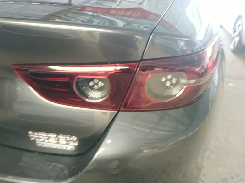 Photo 8 - Mazda Mazda 3