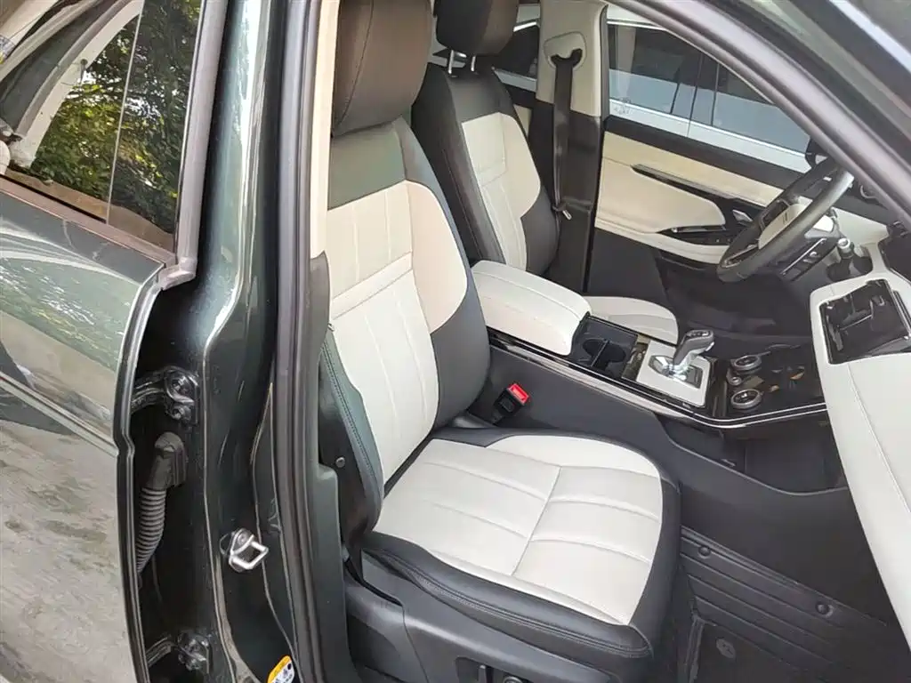 Land Rover Range Rover Evoque 2022 Range Rover Evoque L 249PS R-Dynamic Luxury Edition фото 25