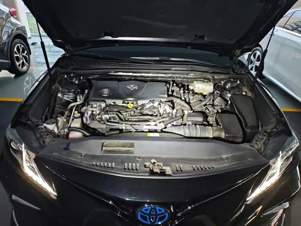 Toyota Camry 2021 Hybrid 2.5HGVP Leading Edition фото 20