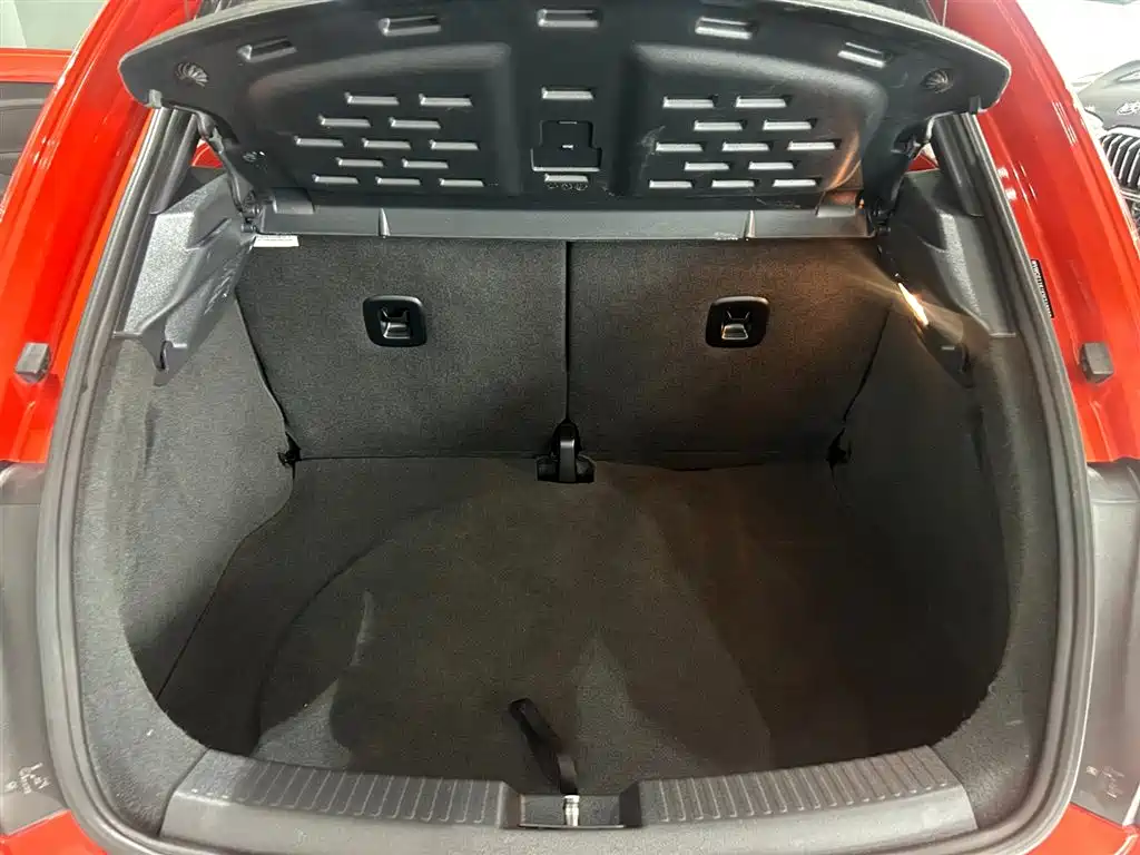 Volkswagen Beetle 2018 180TSI Easy Joy Edition фото 9