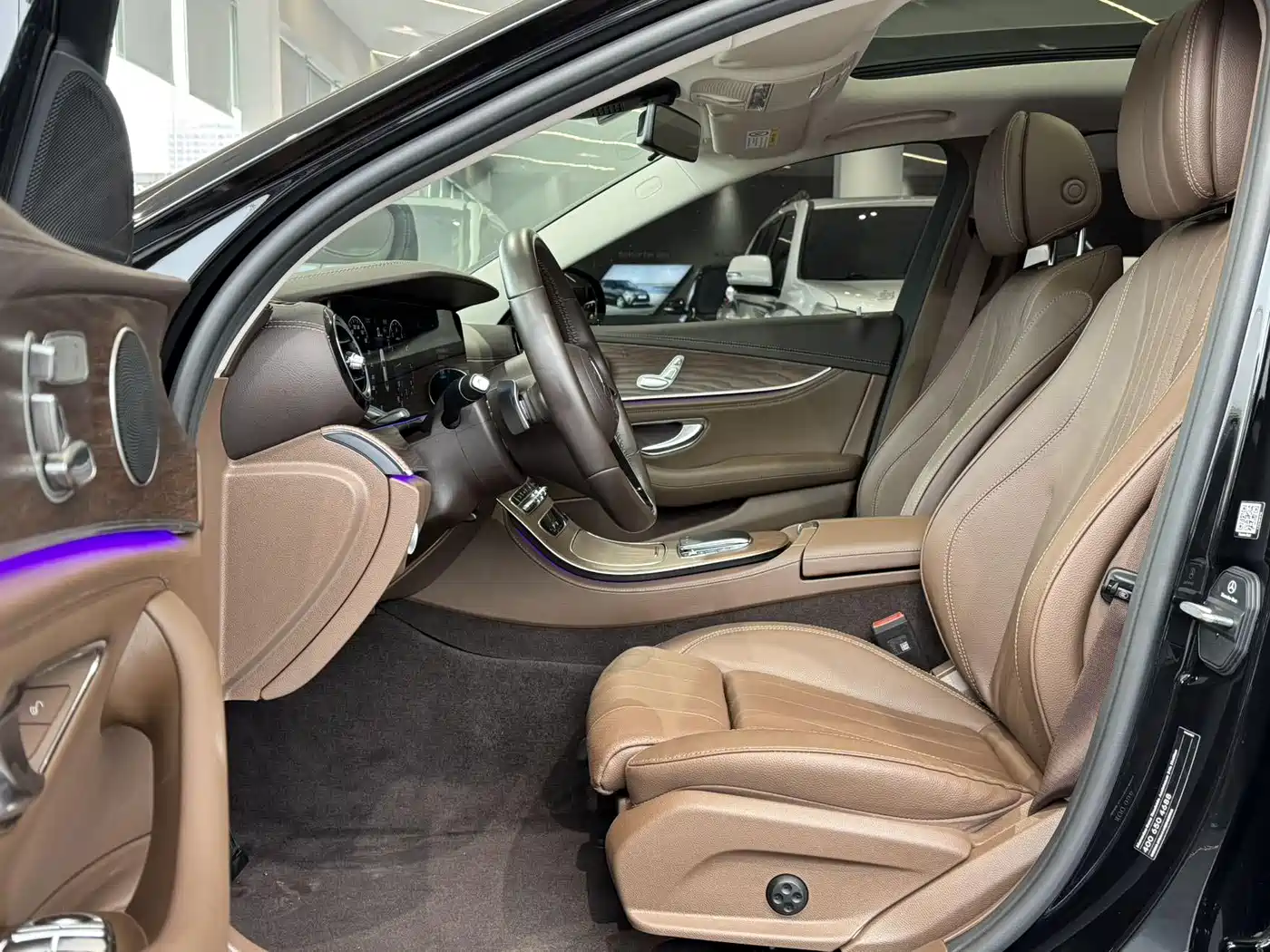 Mercedes-Benz E-Class 2023 E 260 L фото 12