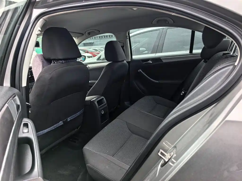 Volkswagen Sagitar 2012 Model 1.6L Manual Fashion фото 8