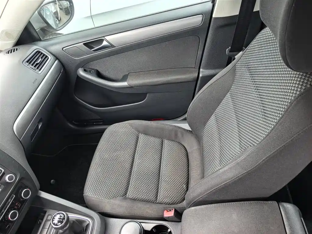 Volkswagen Sagitar 2012 Model 1.6L Manual Fashion фото 10