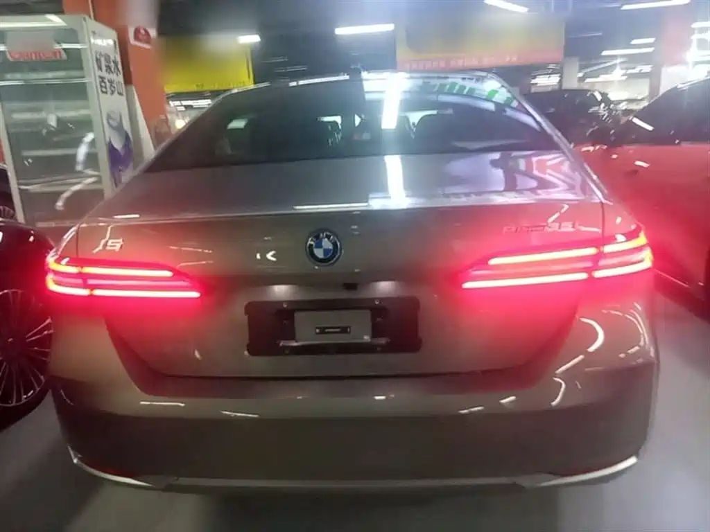 BMW i5 2025 eDrive 35L Luxury Package фото 6