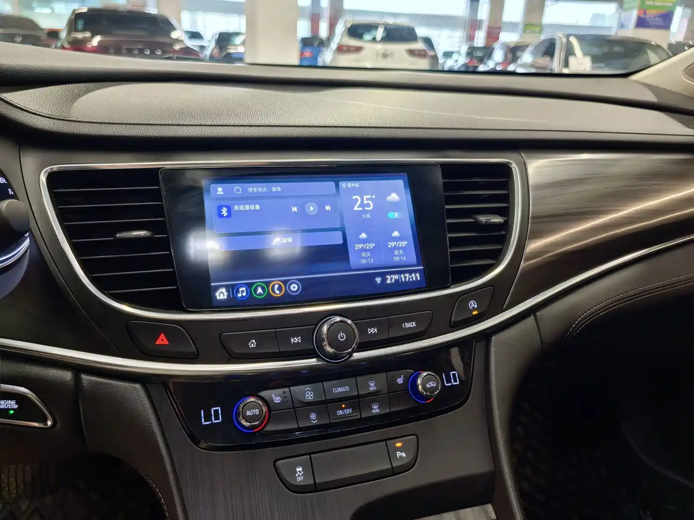 Buick Lacrosse, миниатюра 11
