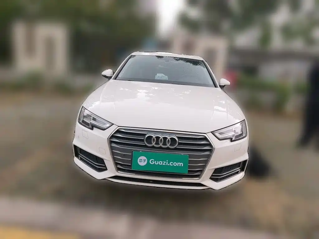 Фото 24 - Audi A4L