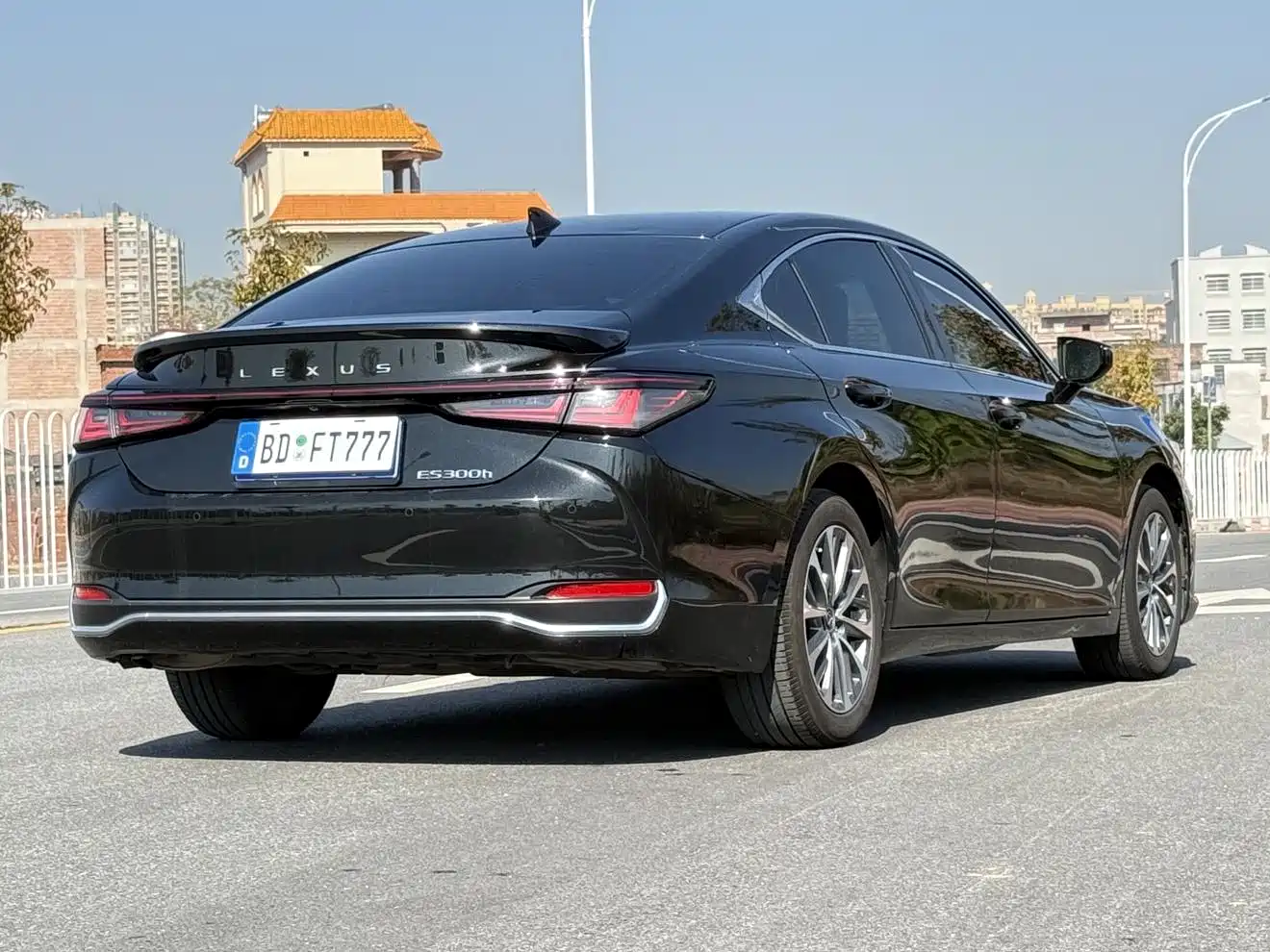Lexus ES 2025 2025 300h Ultimate Edition
