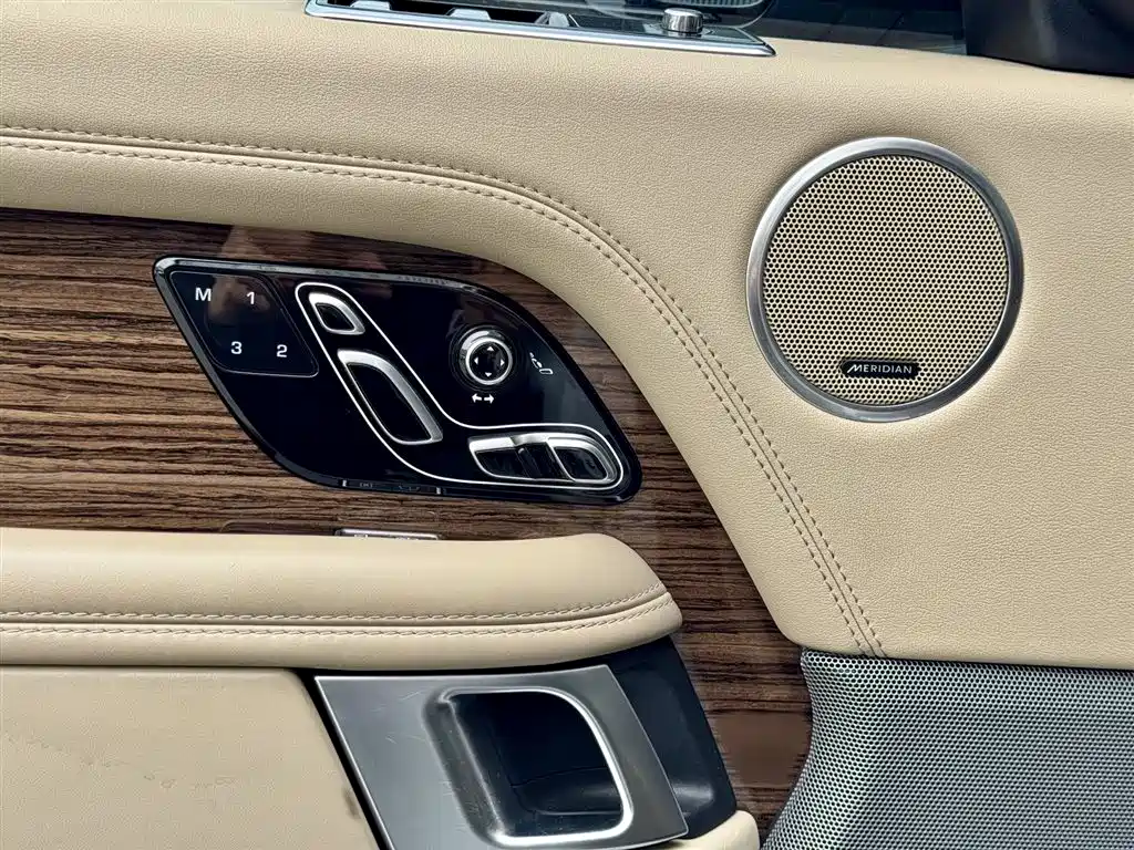 Land Rover Range Rover 2018 3.0 SC V6 Vogue Heritage Edition фото 20