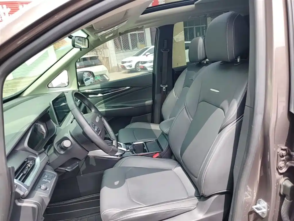 SAIC Maxus Maxus G50 2019 1.5T Automatic Luxury Edition China V фото 15