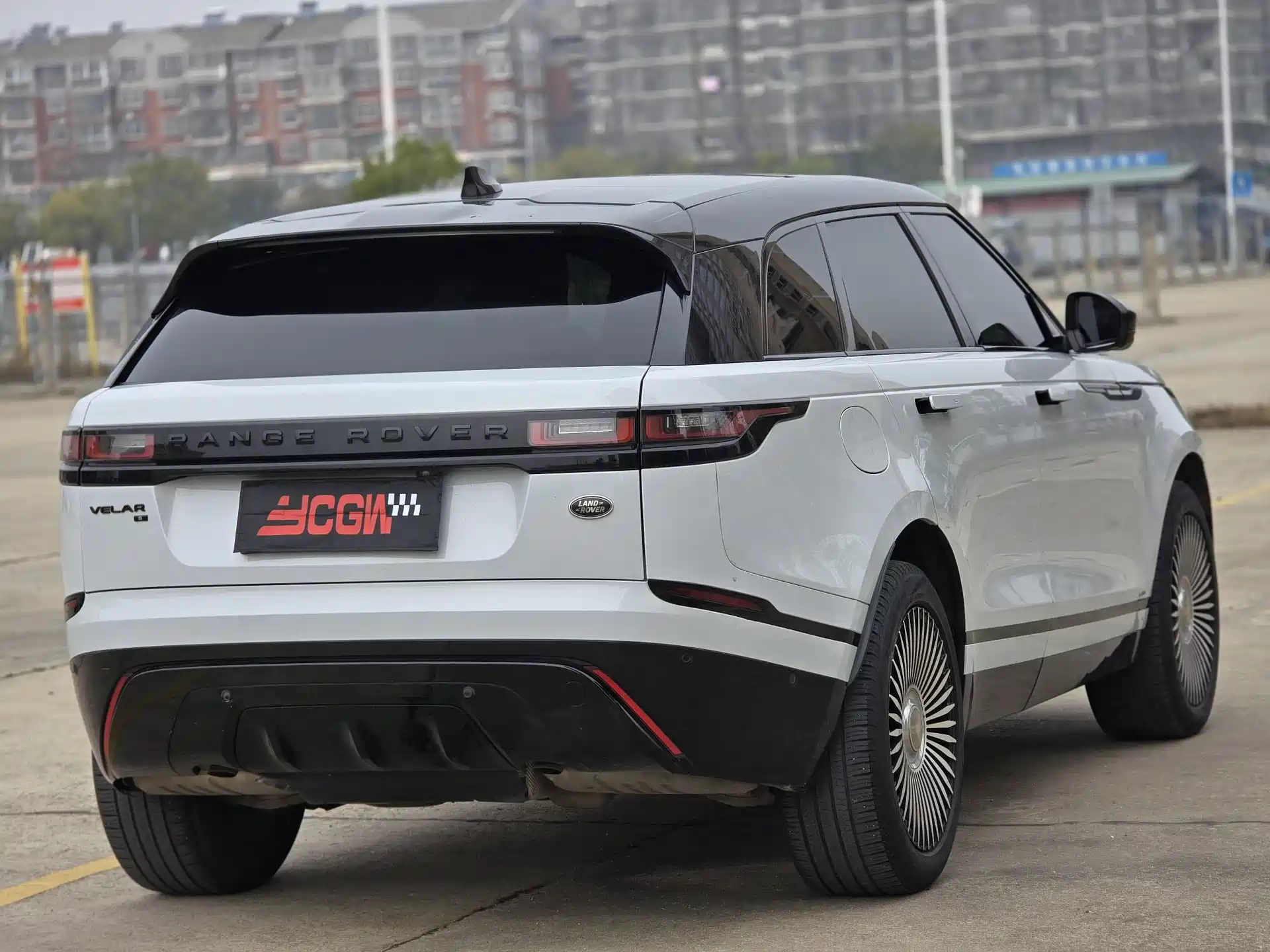 Фото 15 - Land Rover Range Rover Velar