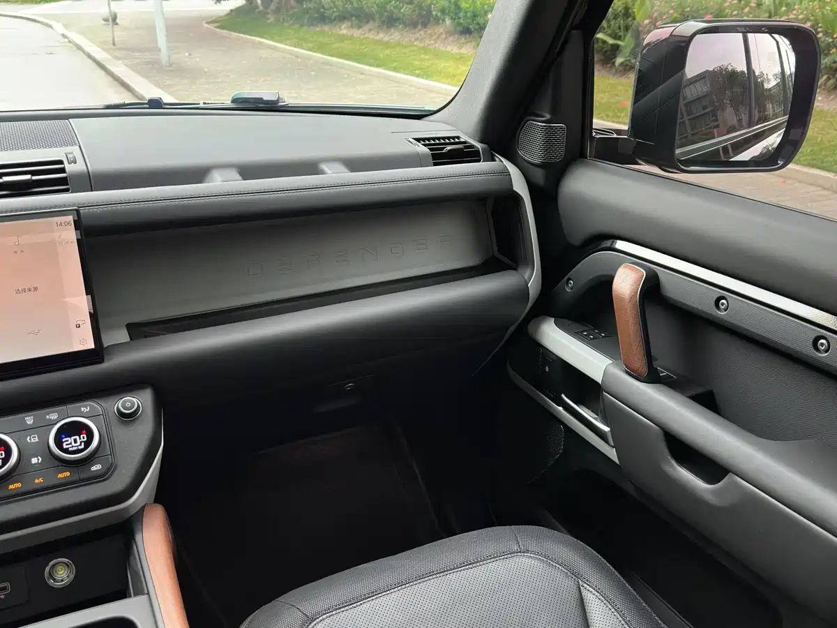 Land Rover Defender 2024 110 3.0T P400 X-DYNAMIC HSE фото 20