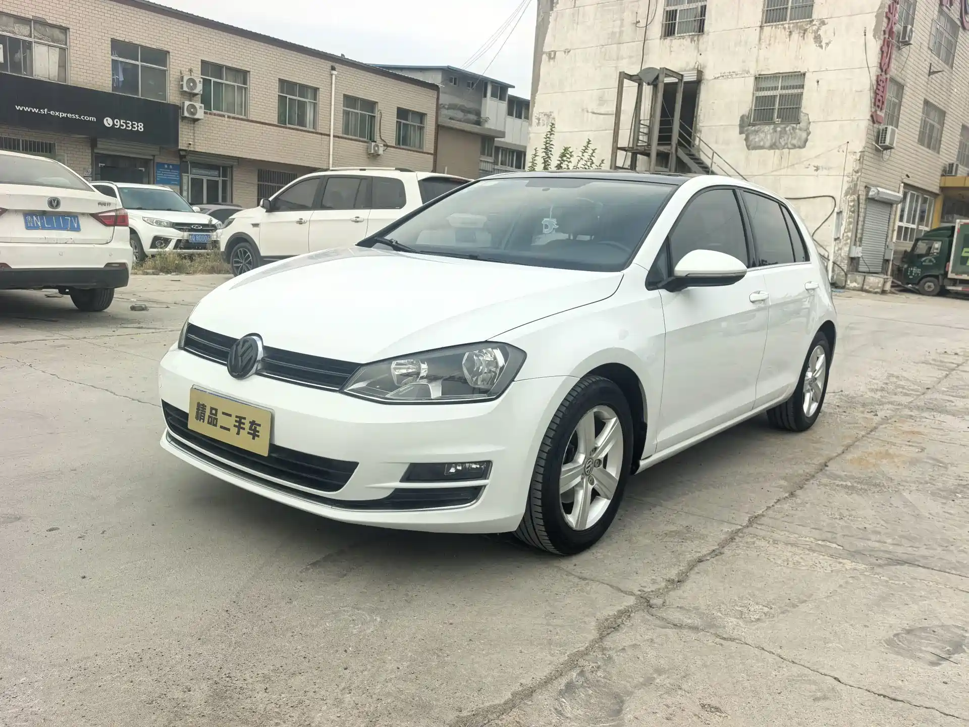 Фото 1 - Volkswagen Golf