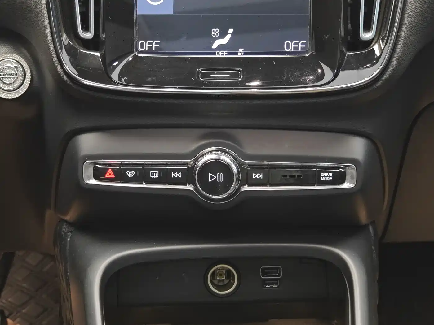 Фото 17 - Volvo XC40