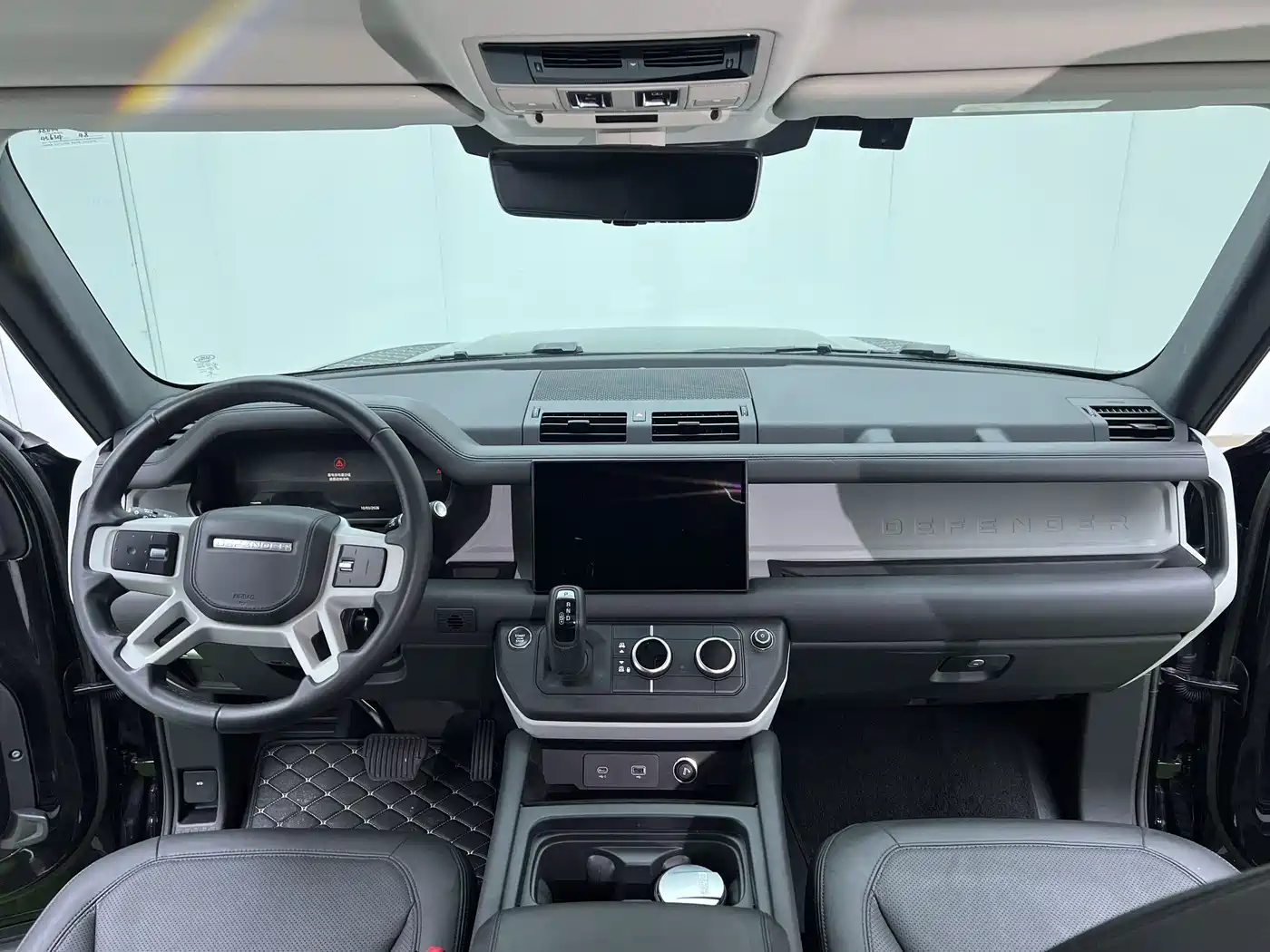 Land Rover Defender 2023 Facelift 90 3.0T P400 XS фото 22