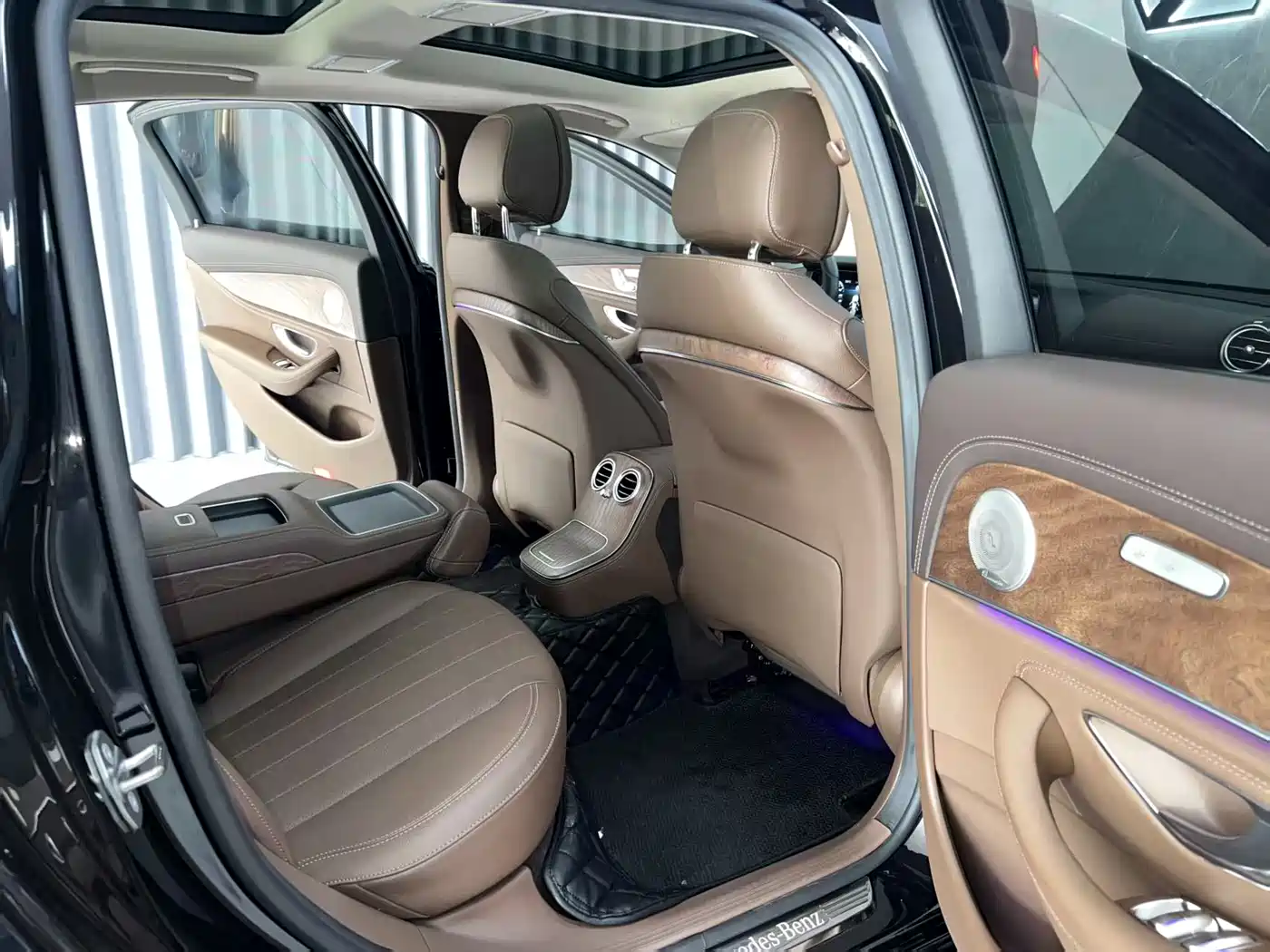 Mercedes-Benz E-Class 2022 E 300 L Fashion фото 10