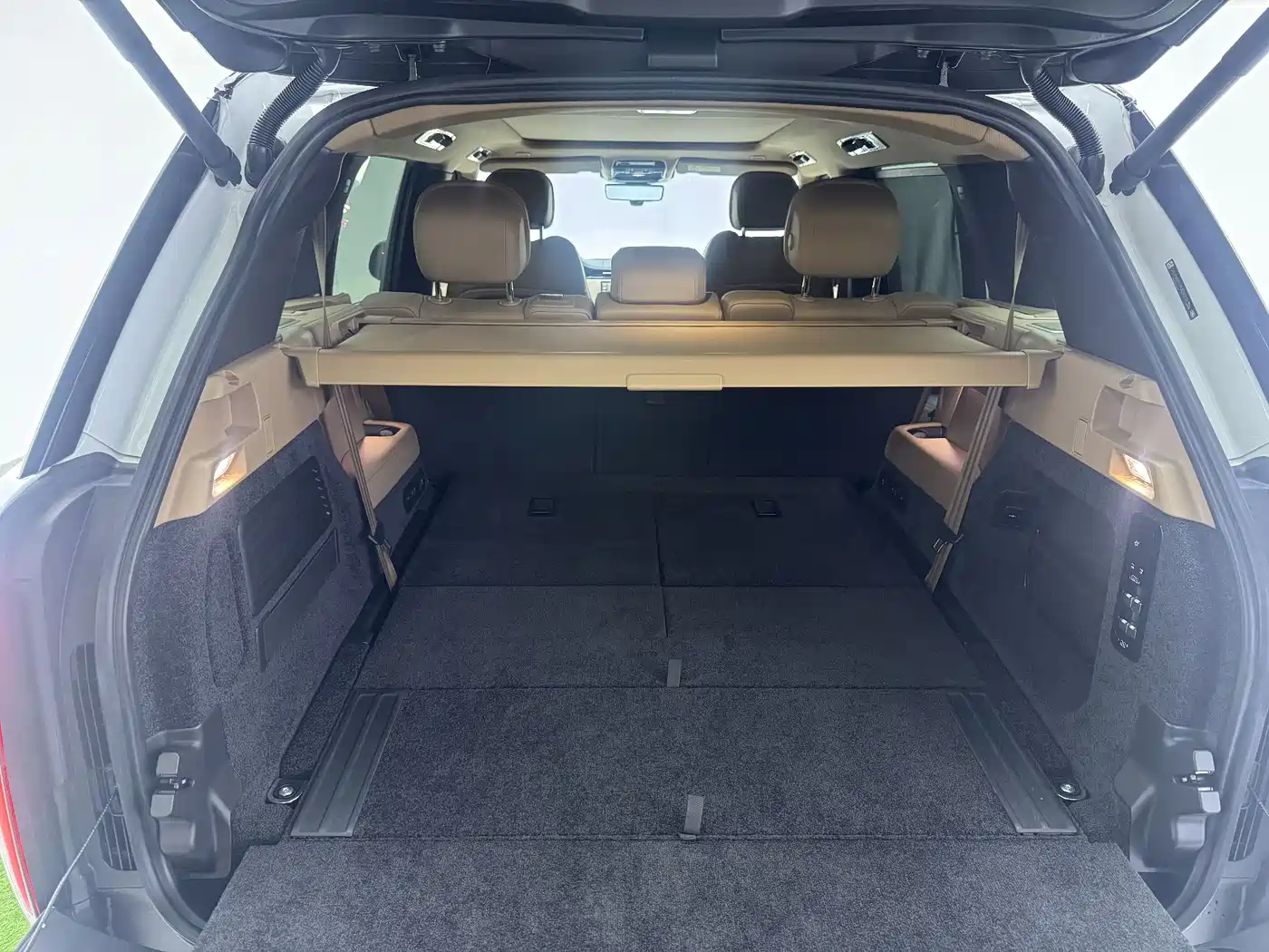 Land Rover Range Rover 2024 3.0 L6 400PS Golden Age Extended 7-Seater фото 17