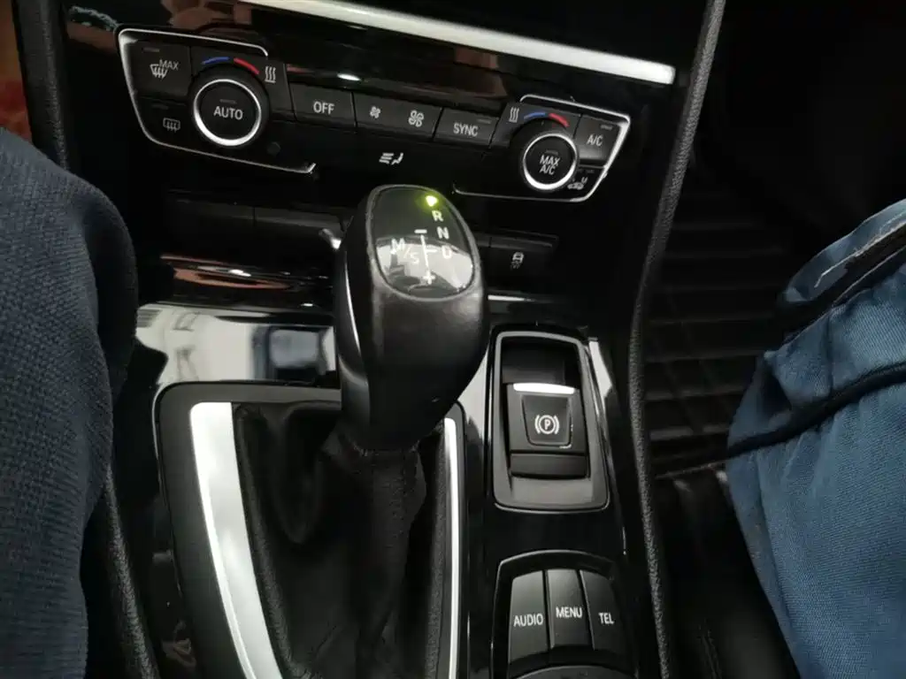 BMW 2 Series Touring 2016 220i Leading Model фото 14