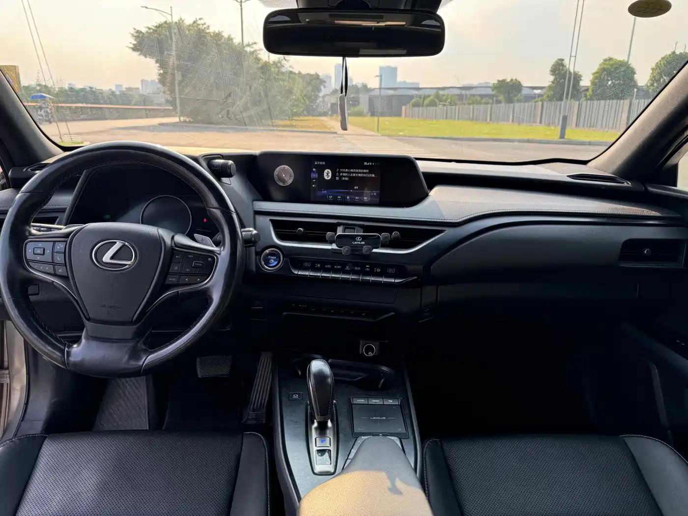 Lexus UX Electric 2020 2020 300e Pure Yue Edition