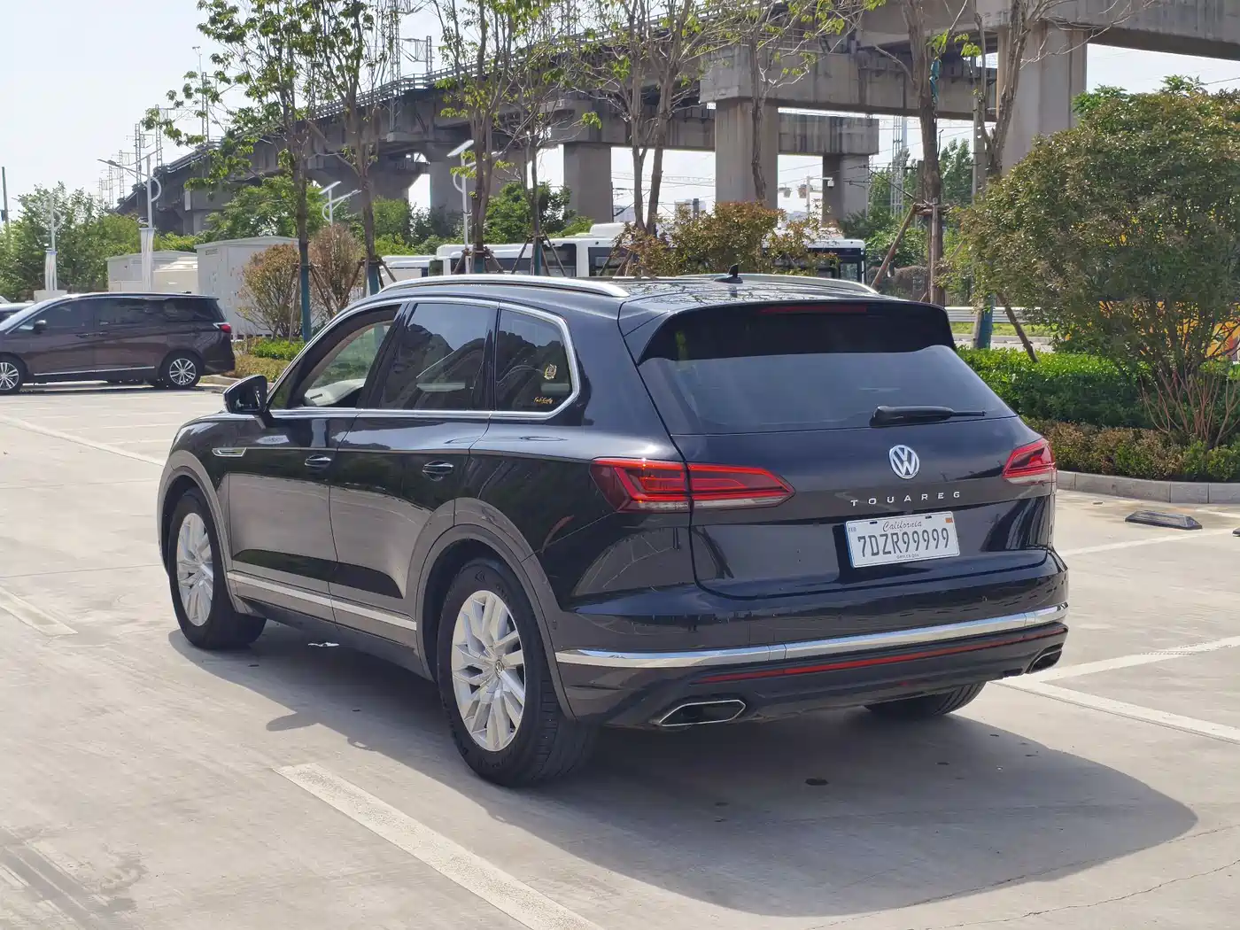 Volkswagen Touareg 2019 2.0TSI Sharp Wing Edition China VI фото 7