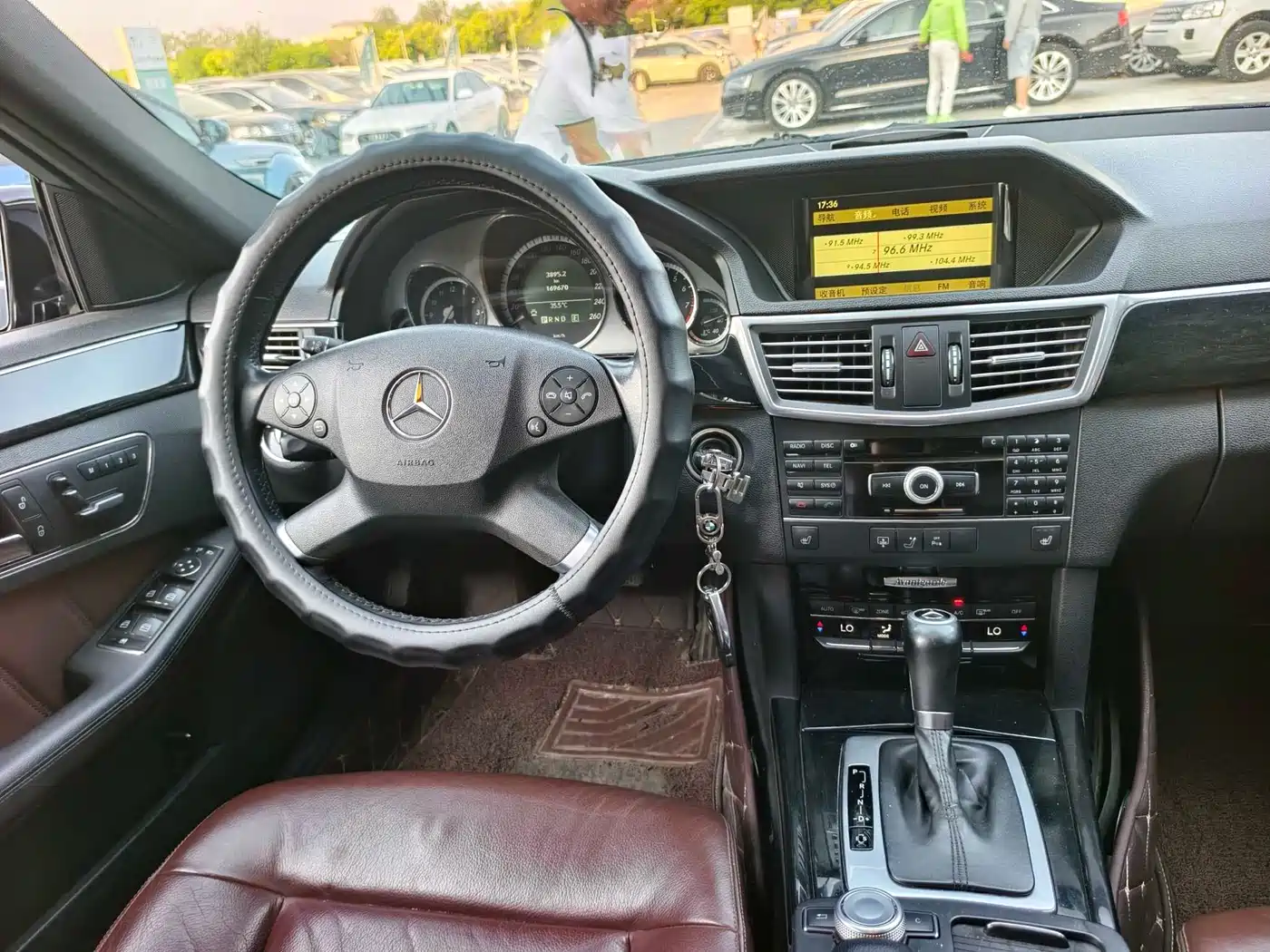 Mercedes-Benz E-Class 2011 E 260 L CGI Fashion фото 14