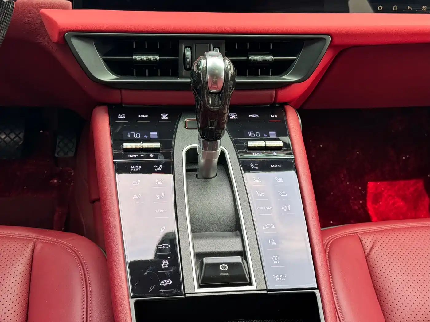 Porsche Macan 2018 Macan 2.0T фото 13