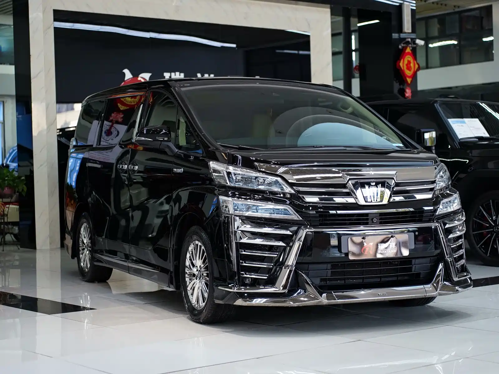 Фото 23 - Toyota Vellfire