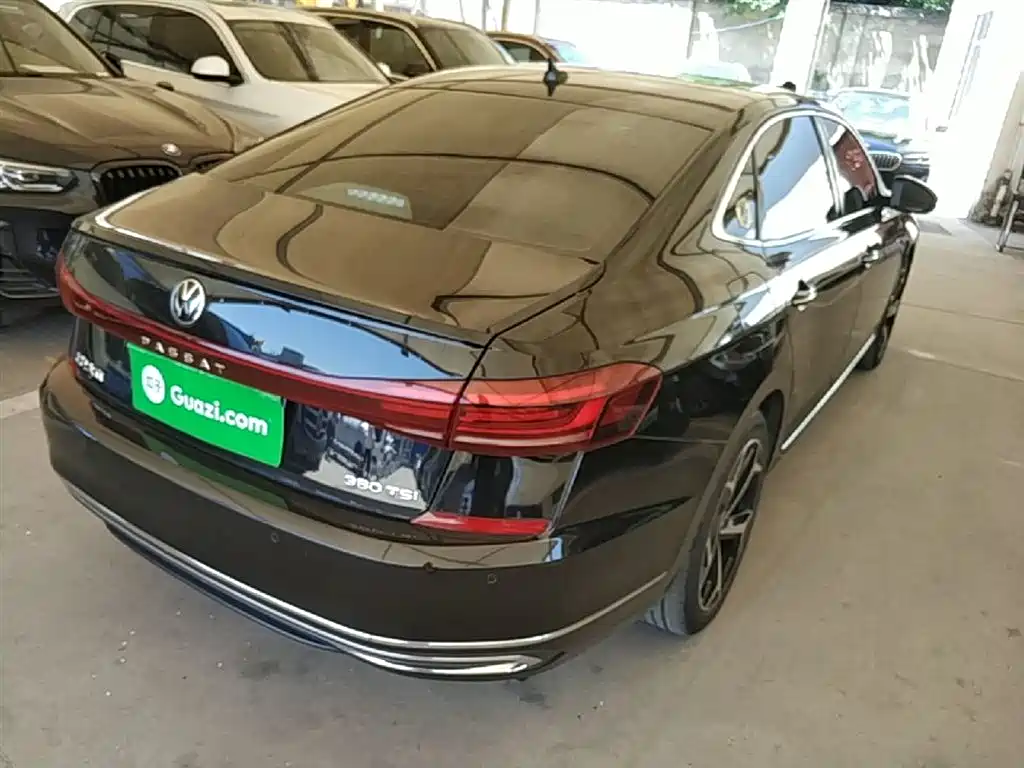 Volkswagen Passat 2024 380TSI Starlight Luxury Edition фото 7