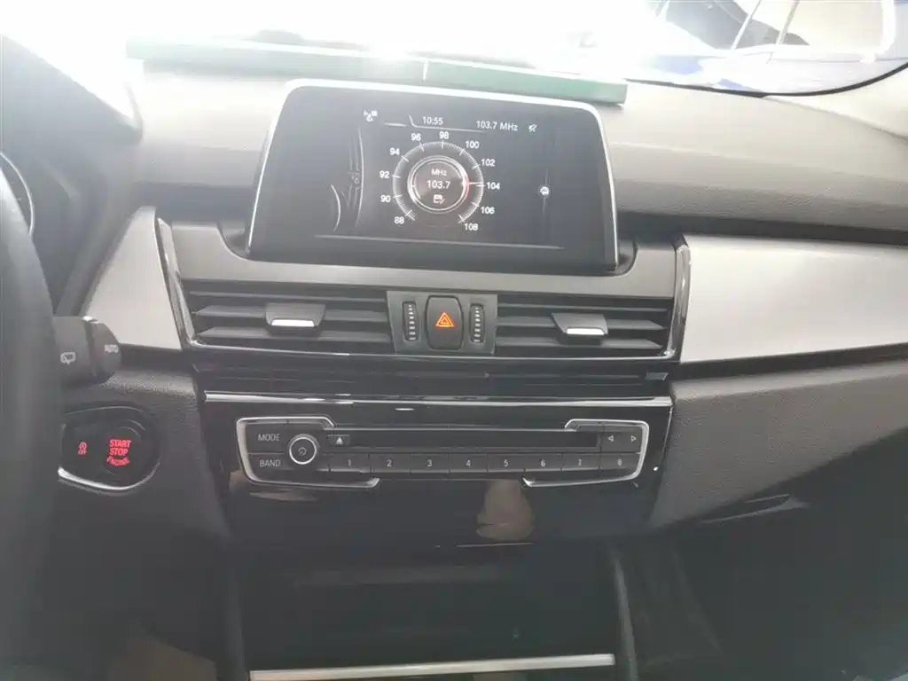 BMW 2 Series Touring 2016 220i Leading Model фото 13
