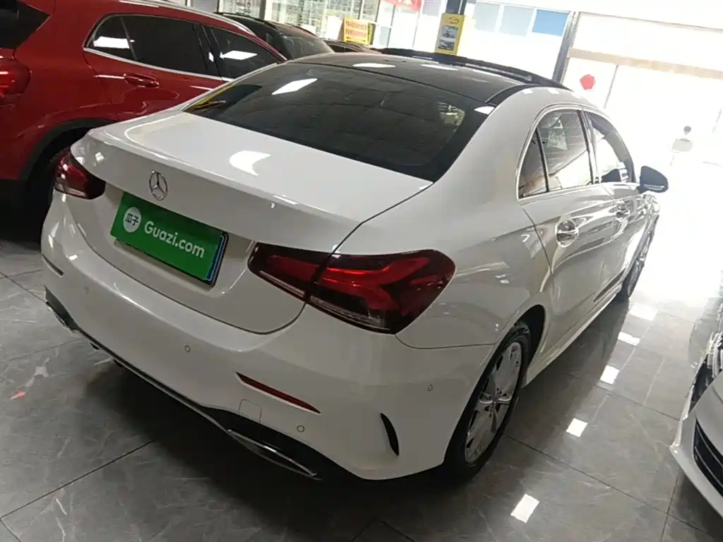 Mercedes-Benz A-Class 2019 Facelift A 200 L Sports Sedan фото 7