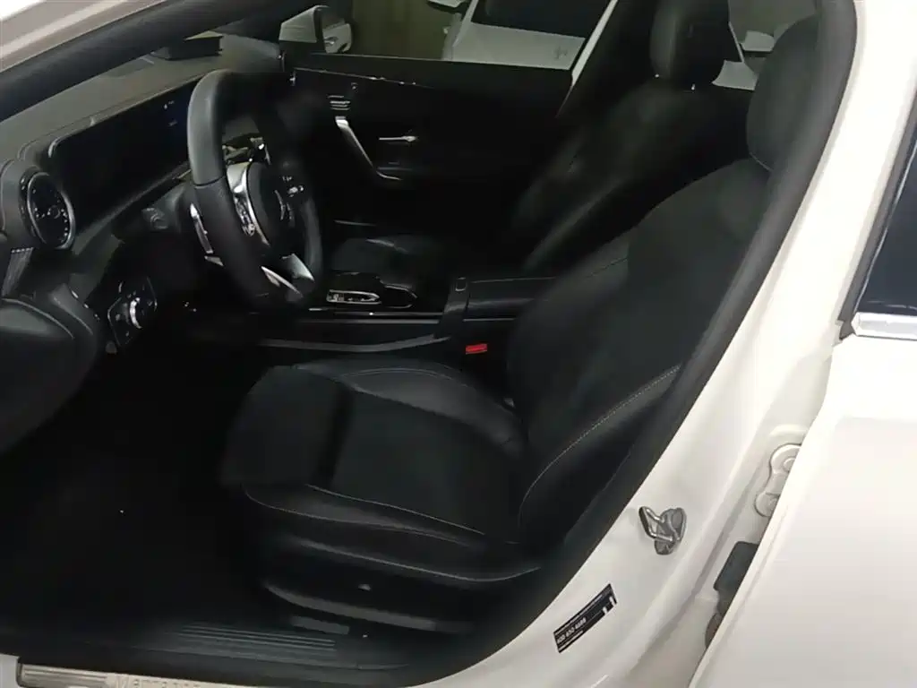 Mercedes-Benz A-Class 2019 Facelift A 200 L Sports Sedan фото 15