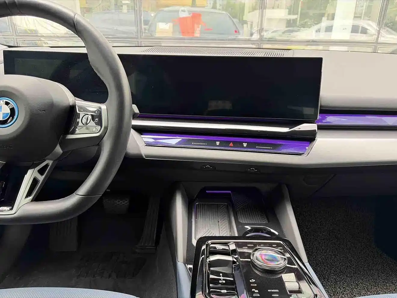 BMW i5 2024 eDrive 35L Premium Model M Sport Package фото 10