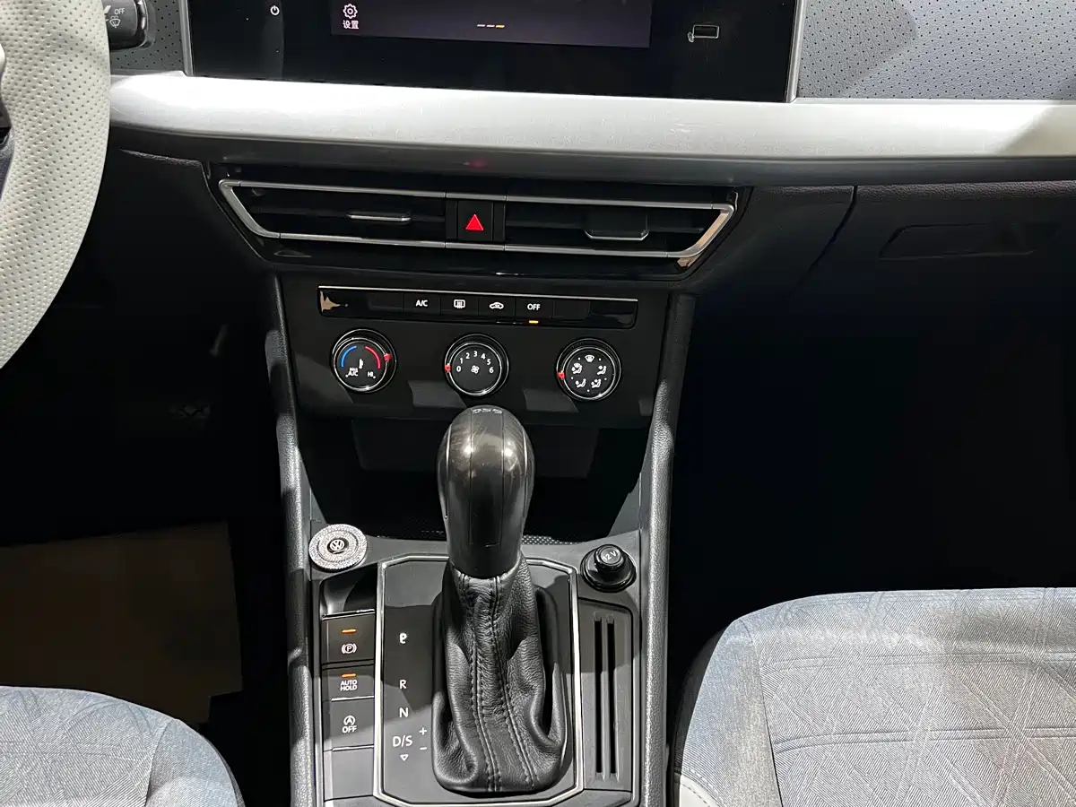 Volkswagen Lavida 2023 1.5L Auto Luxury Edition фото 10
