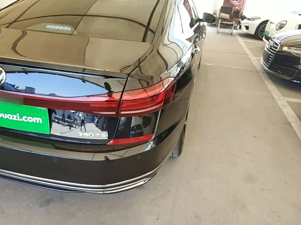 Volkswagen Passat 2024 380TSI Starlight Luxury Edition фото 8