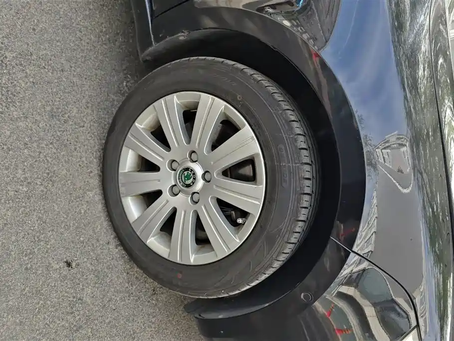 Škoda Superb 2012 1.8TSI Automatic Noble Elegance Edition фото 6