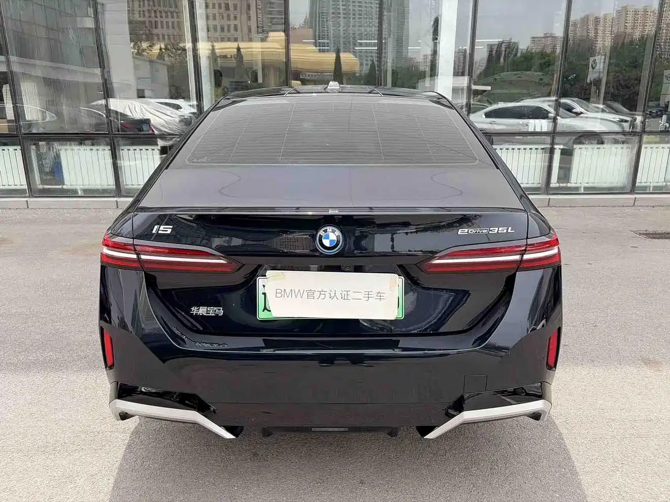 BMW i5 2024 eDrive 35L Premium Model M Sport Package фото 4