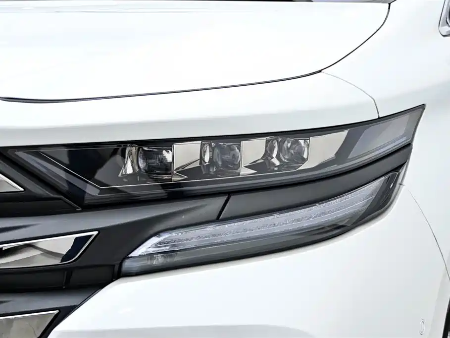 Toyota Vellfire 2024 Crown Hybrid 2.5L Executive Premium Edition фото 9