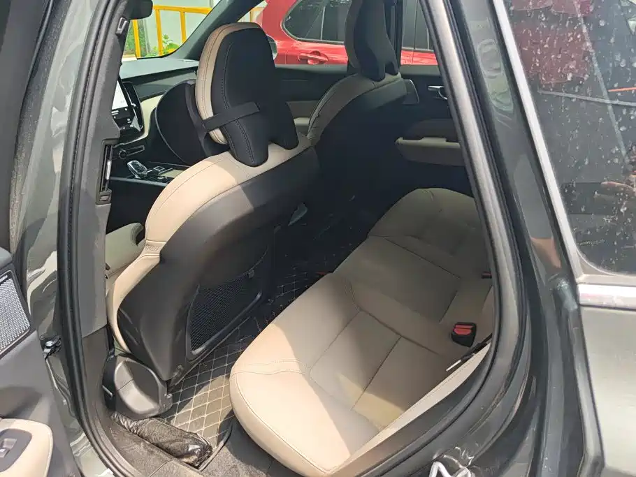 Volvo XC60 2026 2026 Model B5 AWD Premium Luxury