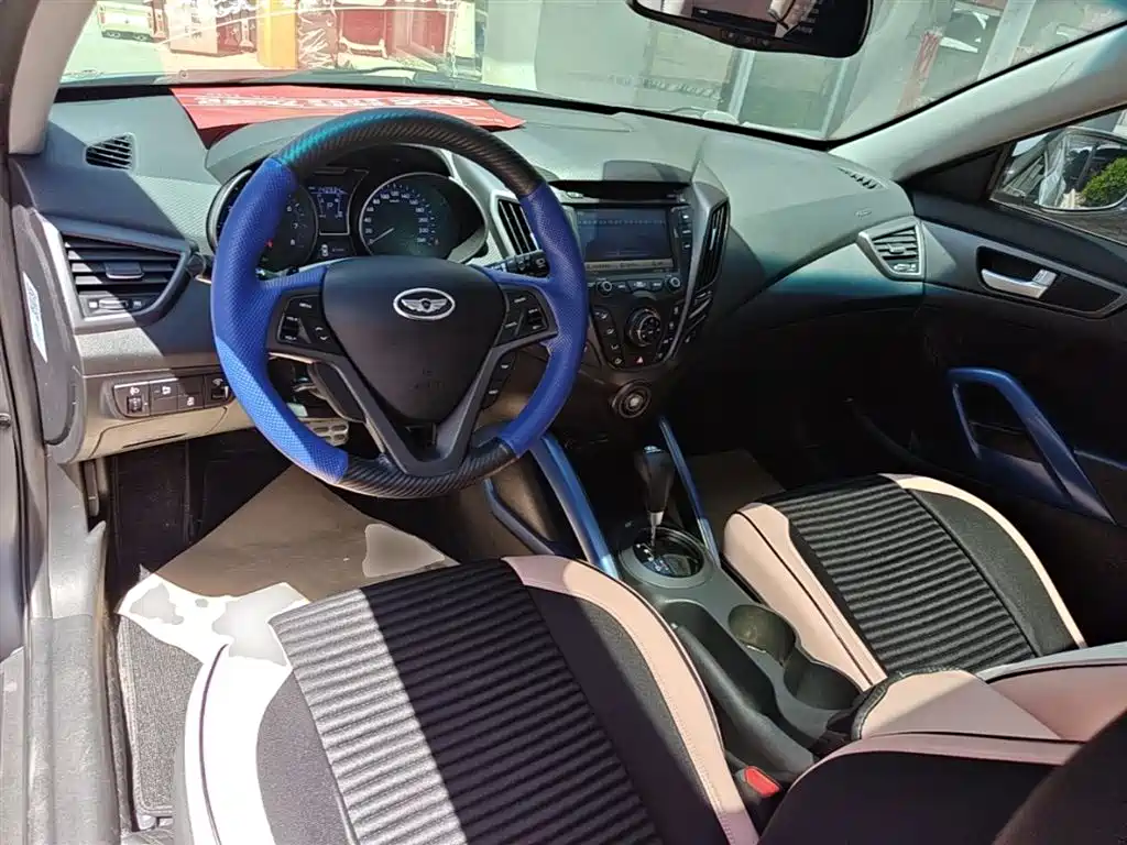 Hyundai Veloster 2012 1.6T Automatic Luxury фото 10