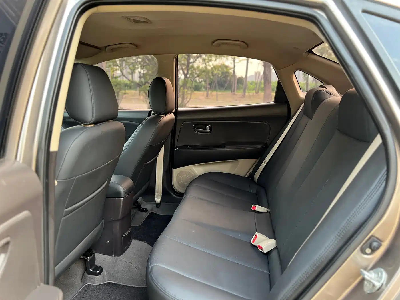 Hyundai Elantra 2011 1.6L Automatic Comfort фото 9