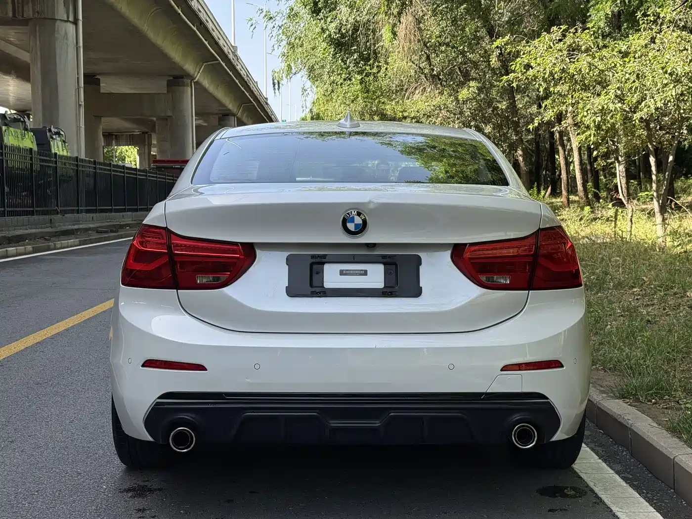 BMW 1 Series 2018 118i Sport Edition фото 11