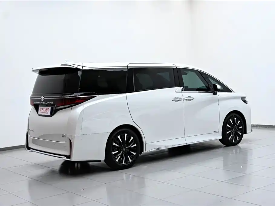 Toyota Vellfire 2024 Crown Hybrid 2.5L Executive Premium Edition фото 7