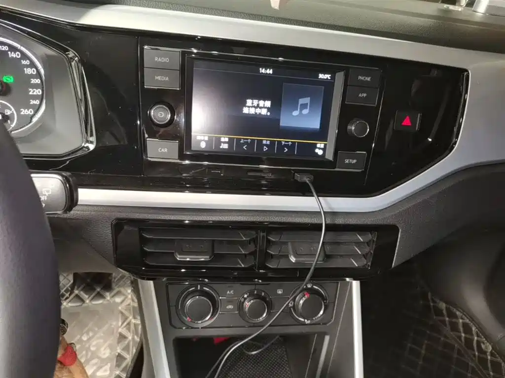 Volkswagen Polo 2019 Plus 1.5L Automatic Colorful Tech Edition фото 13