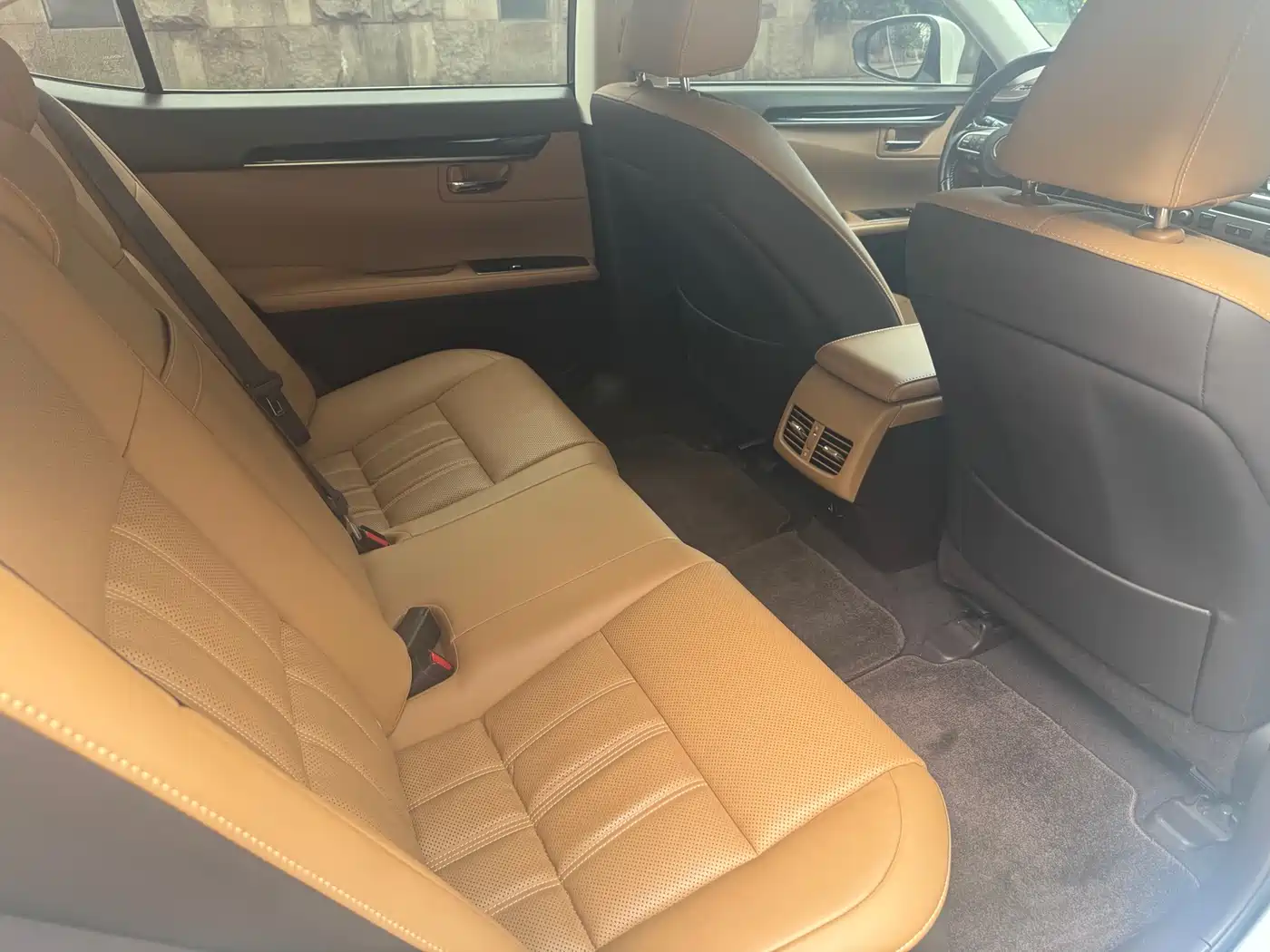 Lexus ES 2015 300h Comfort Edition фото 18