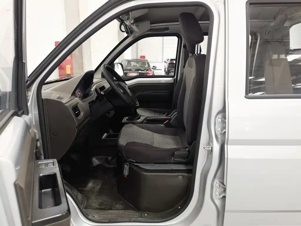 Фото 10 - Wuling Motors Wuling Rongguang New Truck
