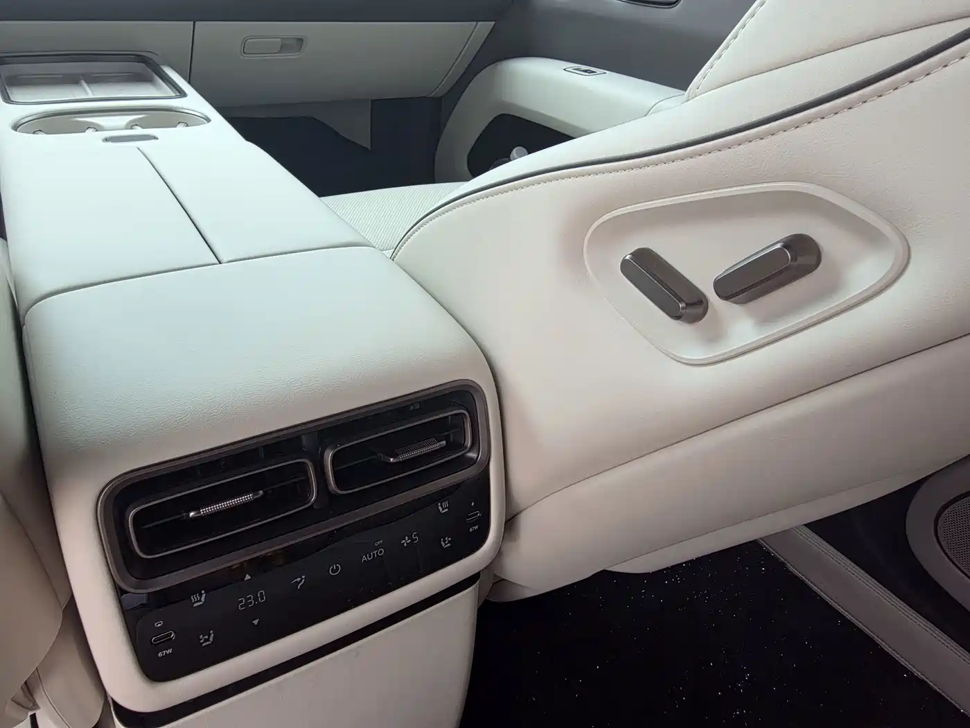 Li Auto i6 2026 2025 4WD Base Model
