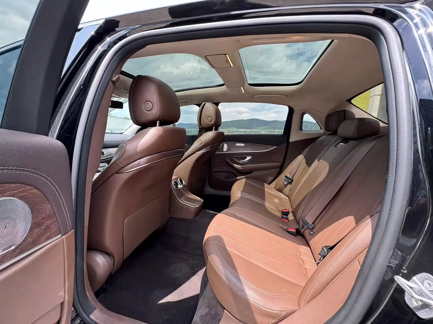 Mercedes-Benz E-Class 2021 E 300 L Fashion фото 16