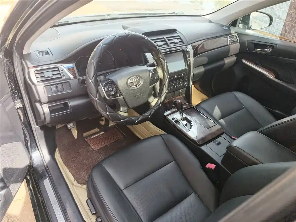 Toyota Camry 2015 2.5G Luxury Navigation Edition фото 12