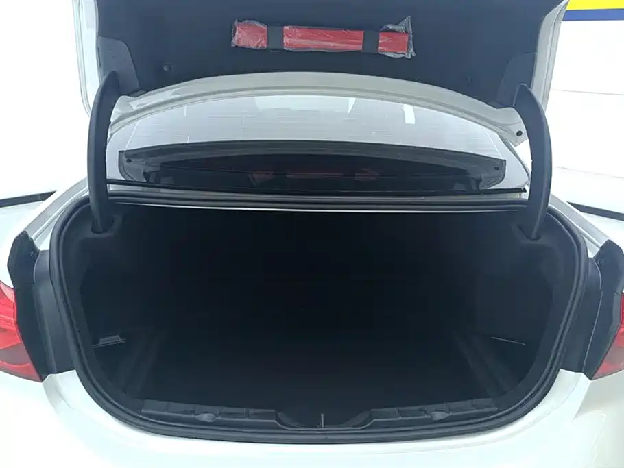 BMW 1 Series 2021 Facelift 125i M Sport Shadow Edition фото 4
