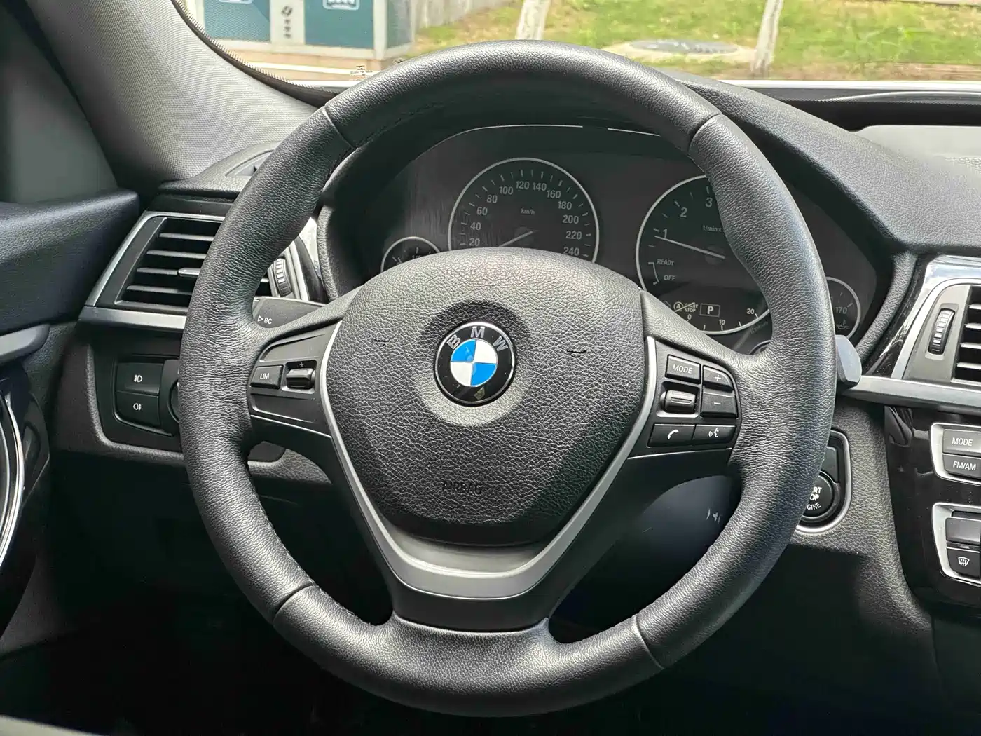 BMW 3 Series GT 2018 320i Fashion фото 7