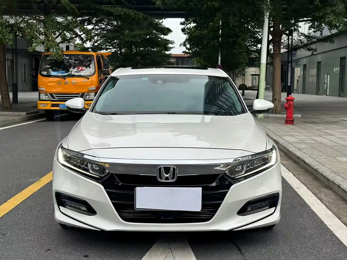 Honda Accord 2018 260TURBO Luxury Edition China VI фото 2
